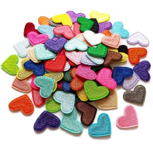 Parches termoadhesivos de corazones - 90 piezas