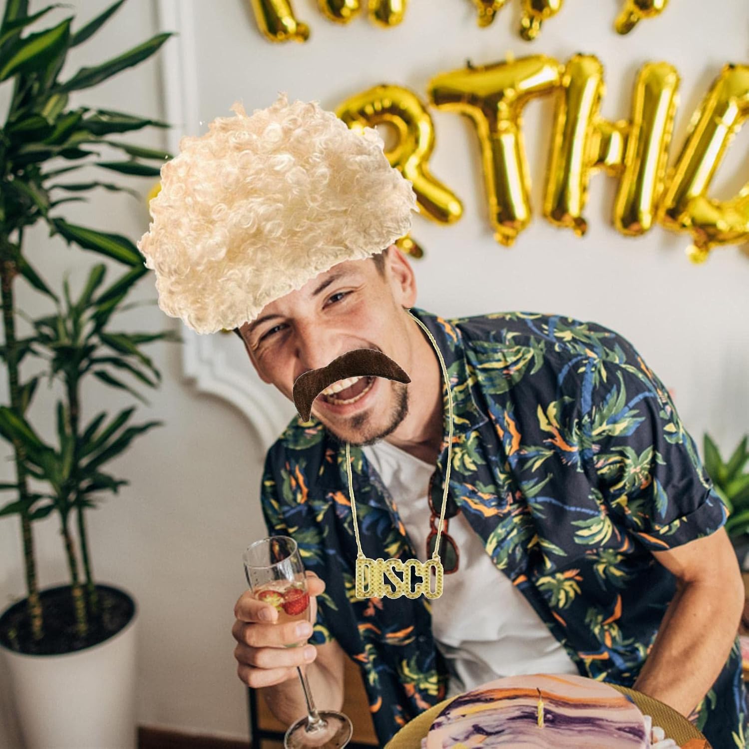 Kit deguisement disco blond avec perruque, lunettes, moustache et collier - visuel complémentaire